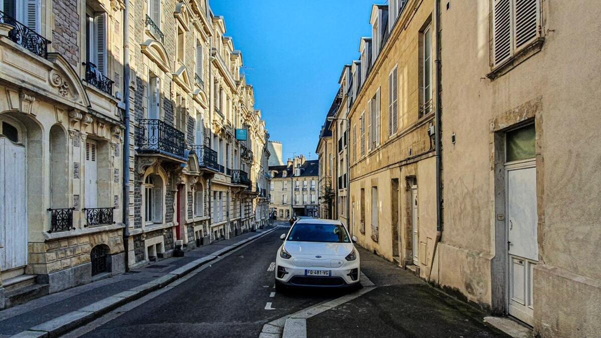 Charming Studio With View Of The Abbaye-Aux-Hommes Caen Exterior photo