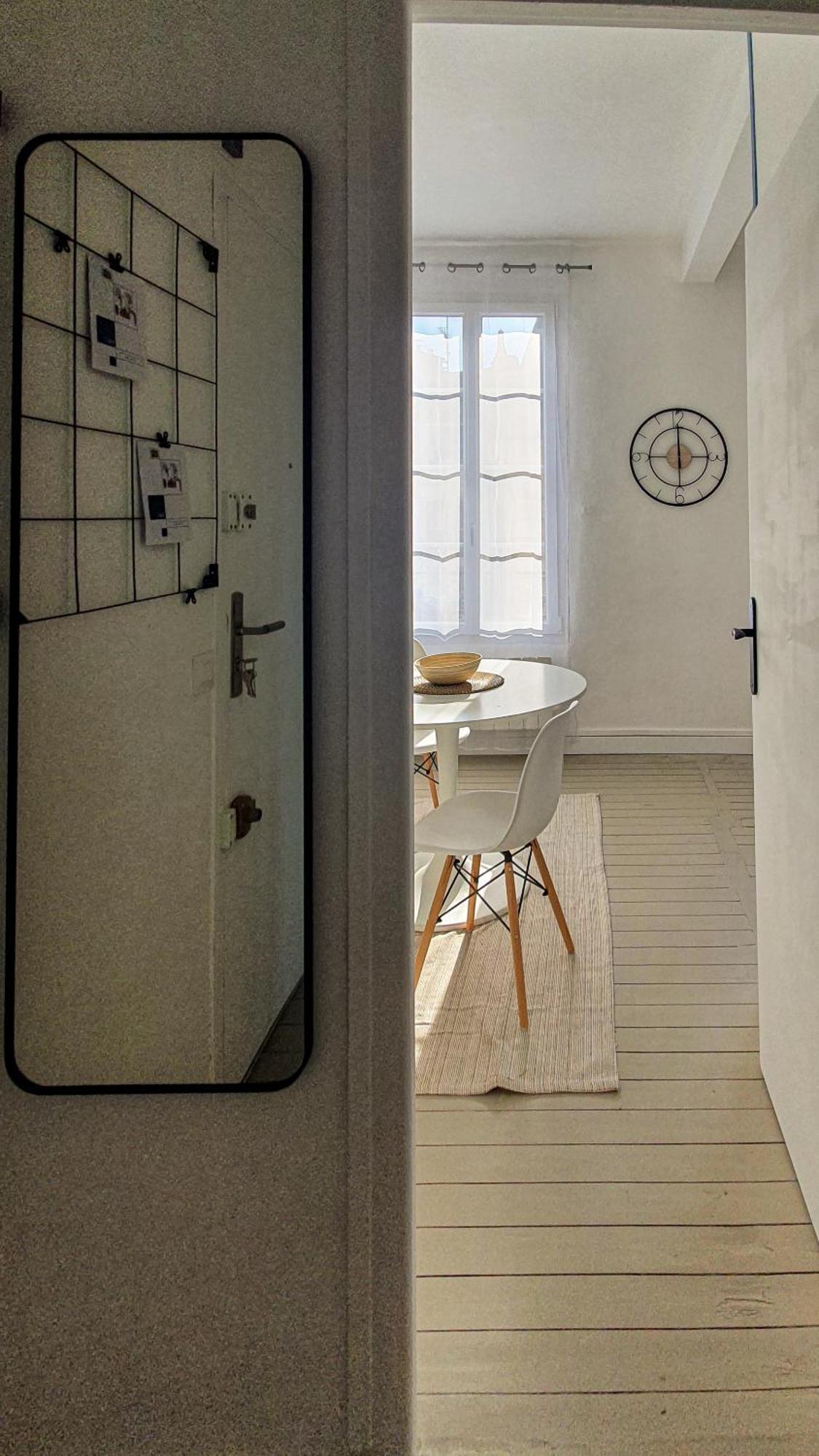 Charming Studio With View Of The Abbaye-Aux-Hommes Caen Room photo