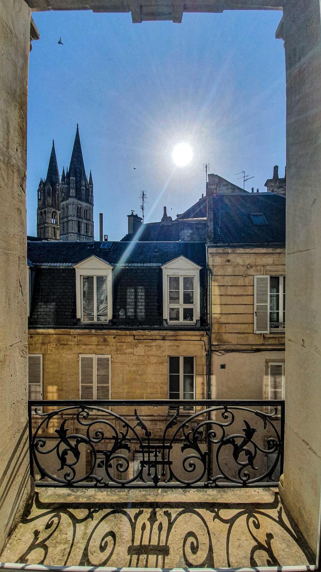 Charming Studio With View Of The Abbaye-Aux-Hommes Caen Room photo